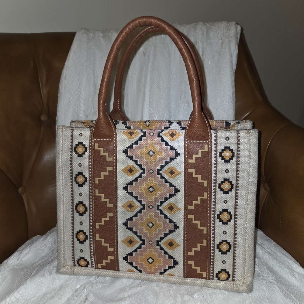Wrangler Women's Tan and Brown Patterned Bag - Picture 2 of 3